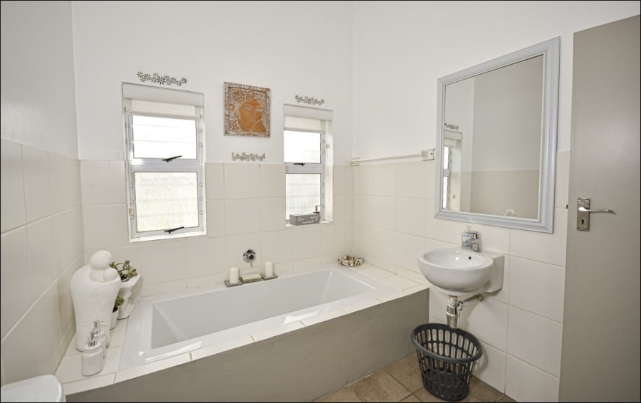 To Let 2 Bedroom Property for Rent in Stilbaai Wes Western Cape